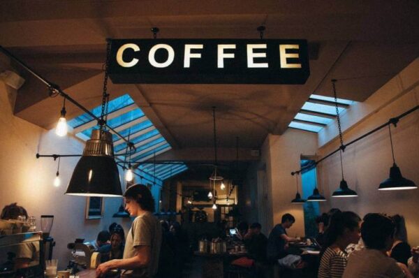 ネットワークビジネスのカフェでの勧誘あるある